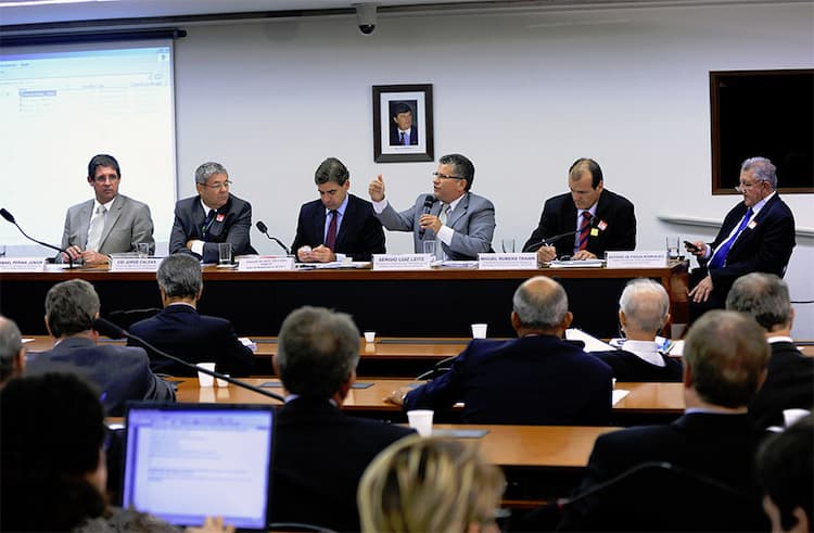 camara-reuniao-270313