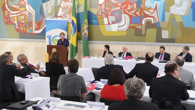 Dilma fala sobre etanol em 2013: "importância estratégica"