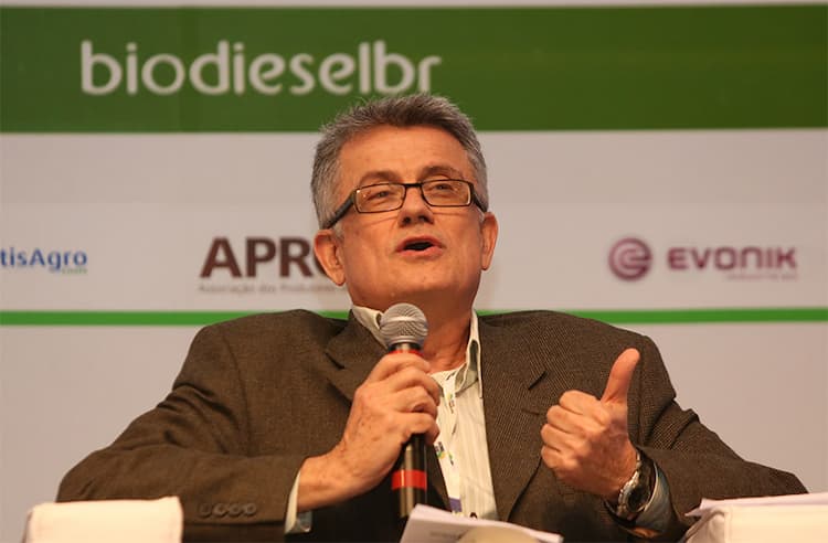 José Vitor Bomtempo Martins