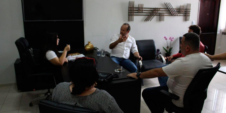Prefeita de Jaciara (MT) recebe investidores de indústria de etanol de milho