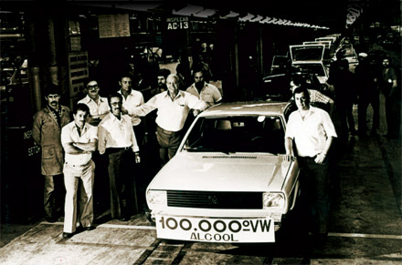 pro-alcool carro da Volkswagen à álcool de nº 100.000 pro-alcool carro da Volkswagen à álcool de nº 100.000