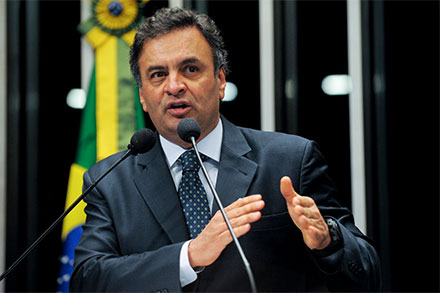 aecio-neves-senado-220313