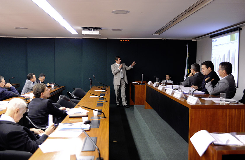 camara-reuniao3-270313