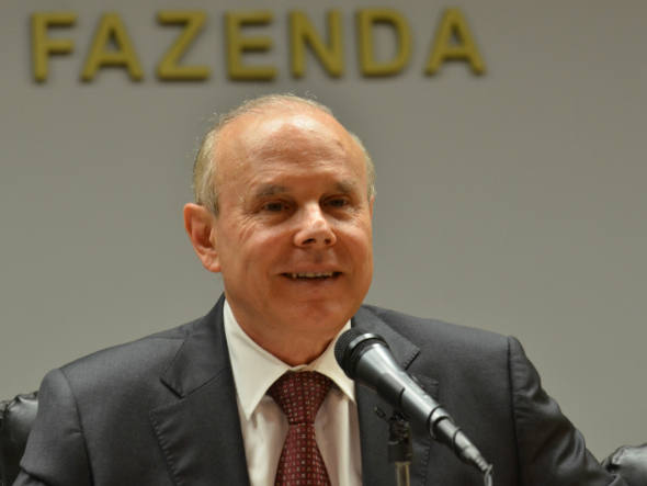 size 590 O ministro da Fazenda Guido Mantega 230414