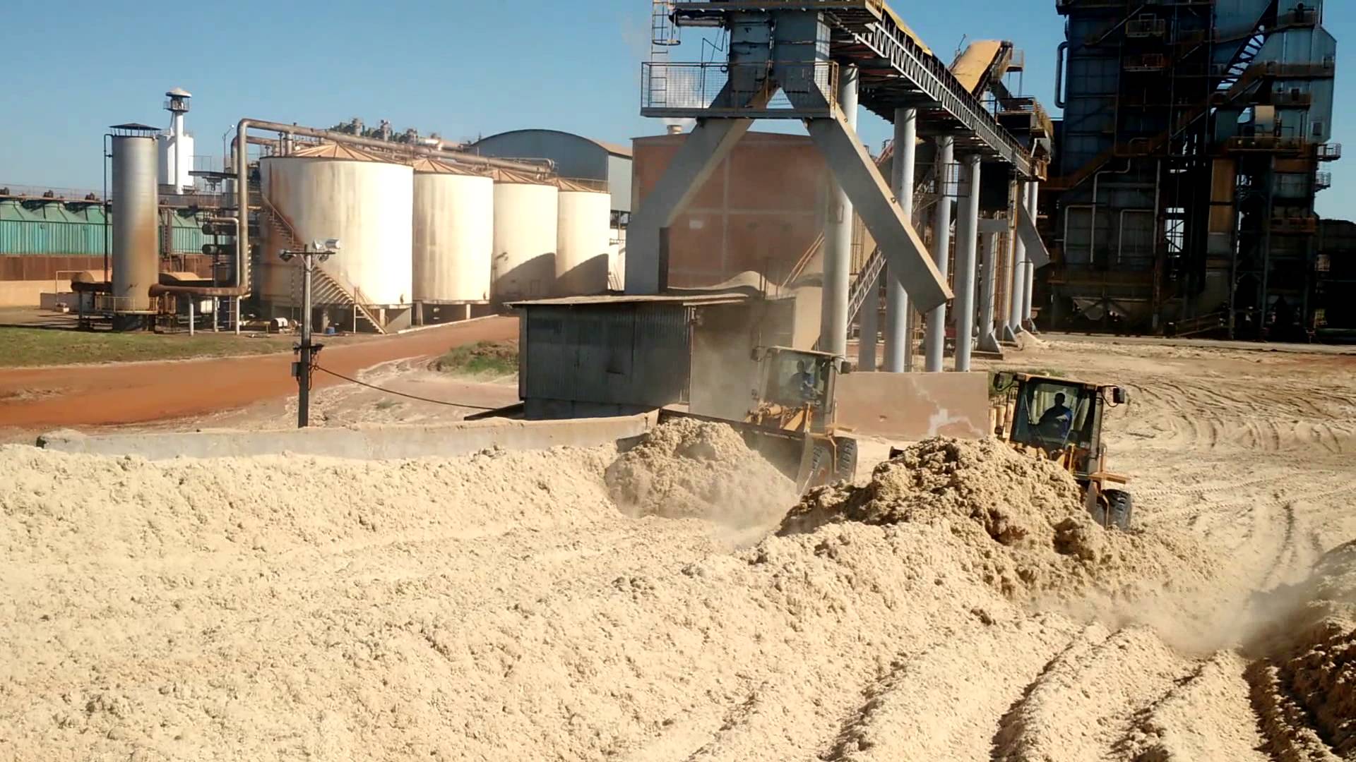 Usinas brasileiras produzem pouca eletricidade em relação à moagem de cana
