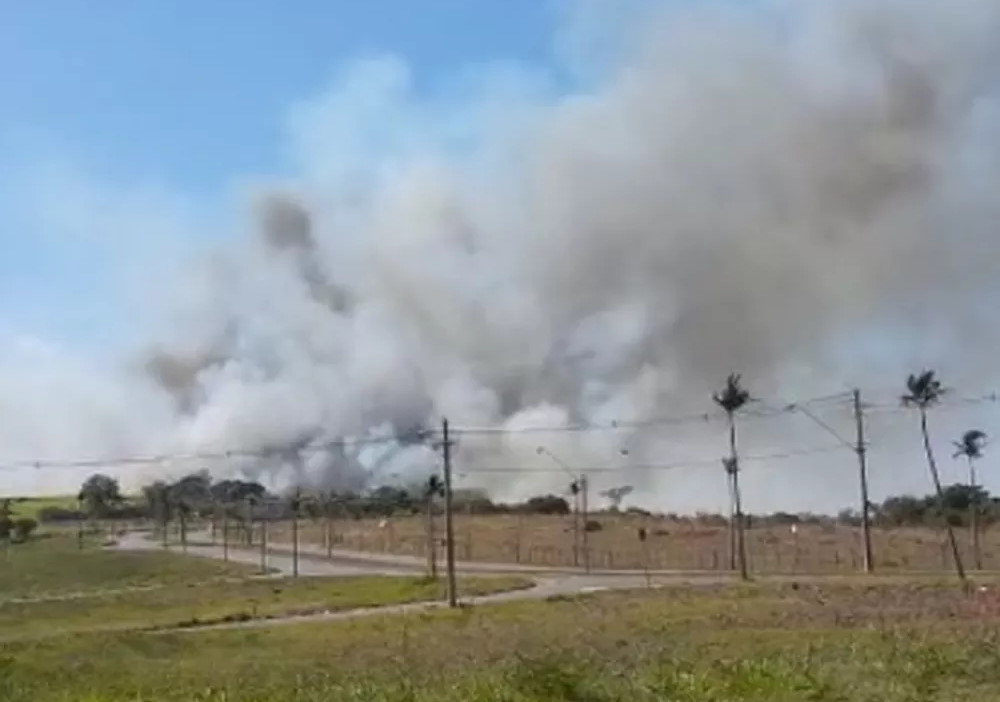 Incêndio atinge área de usina da Raízen em distrito de Piracicaba (SP)