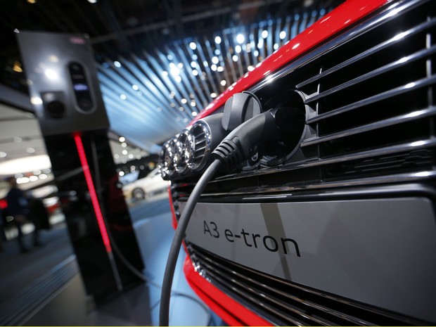 Aposta nos carros elétricos e híbridos aumenta nos EUA apesar da redução nas vendas