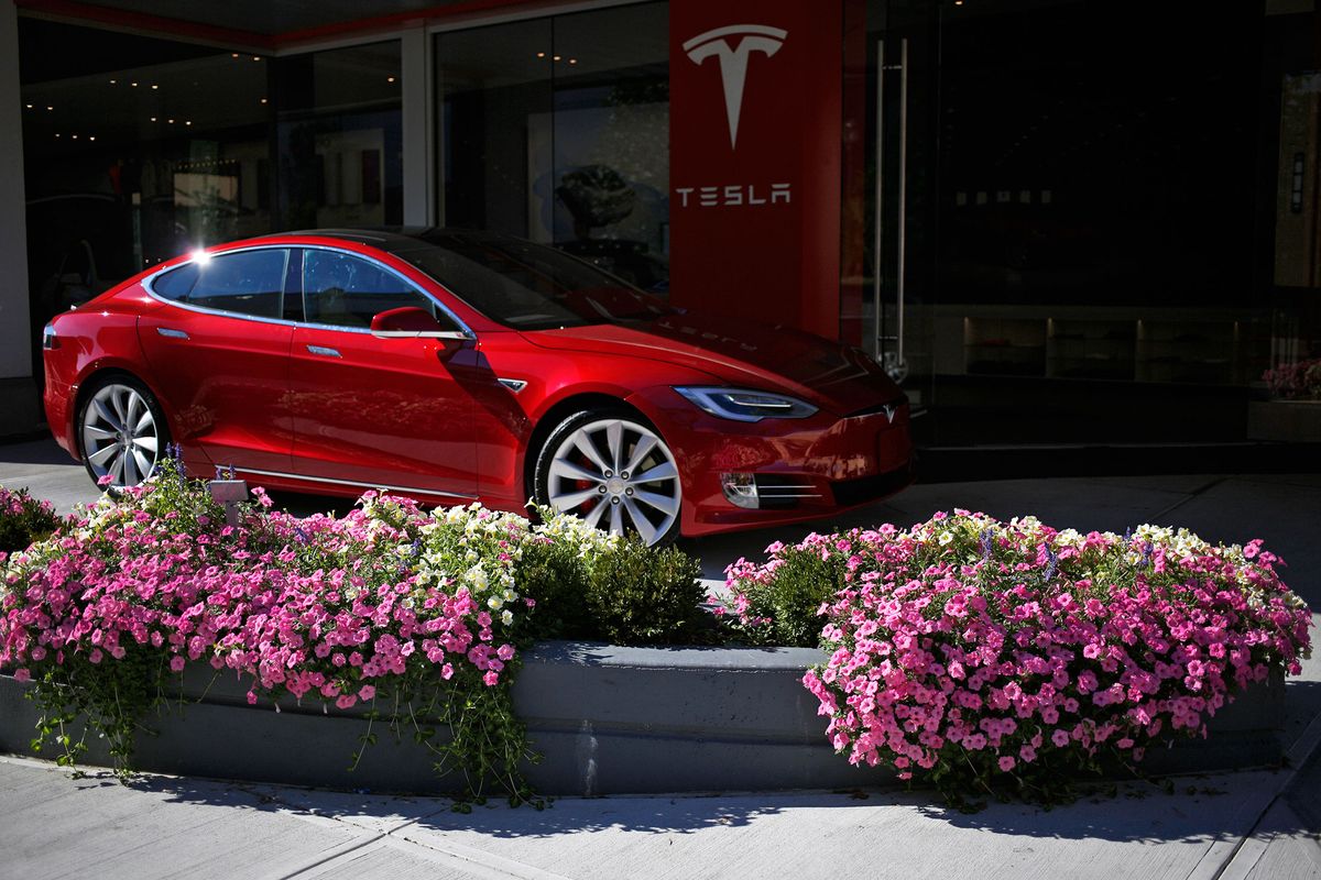tesla carro 221116