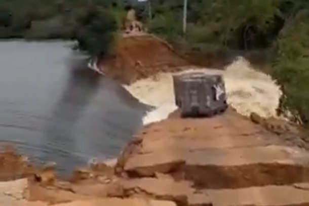 Açude em área de usina rompe e destrói estrada e plantações no interior do RN