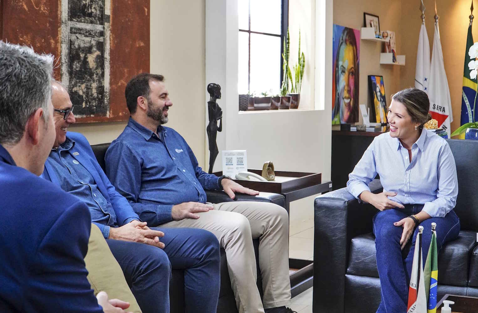 Prefeita de Uberaba (MG) discute instalação de planta da Be8 no município