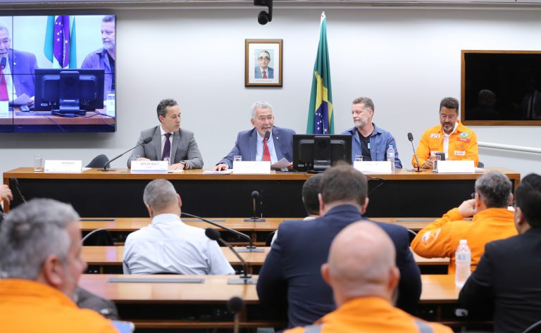 Especialistas responsabilizam distribuidoras e revendedoras por alta nos combustíveis