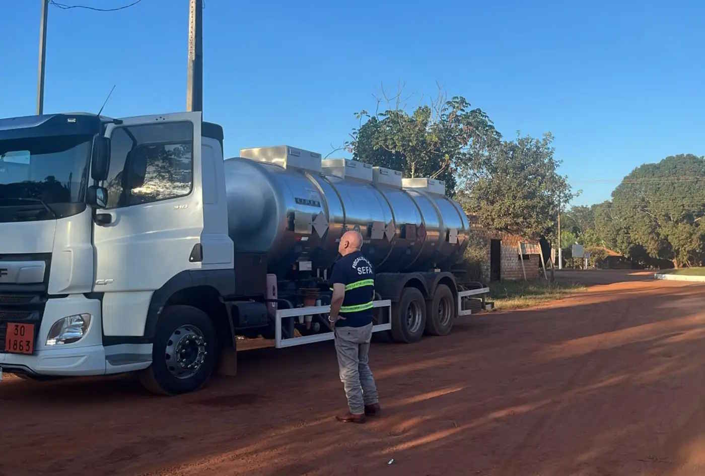 Fiscalização em rodovia apreende 15 mil litros de etanol no Pará