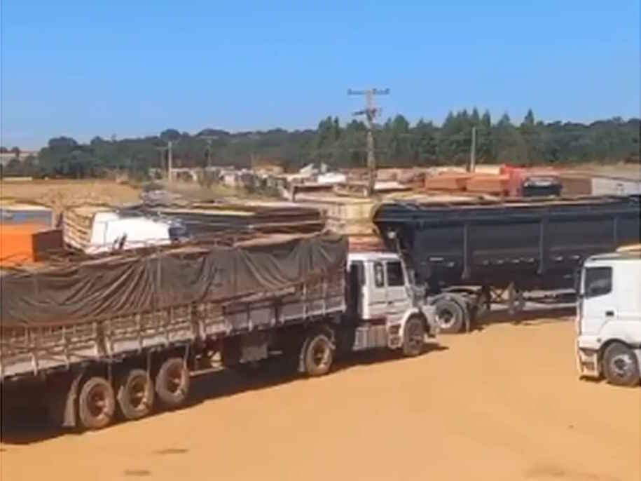 Fila gigante de caminhões com milho escancara gargalo de armazenamento em Mato Grosso