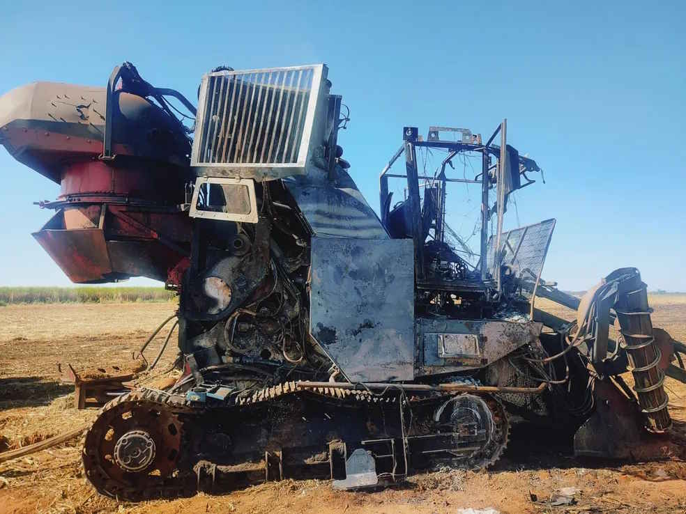 Empresa é autuada em R$ 11,5 mil por uso de fogo em canavial de Santa Mercedes (SP)