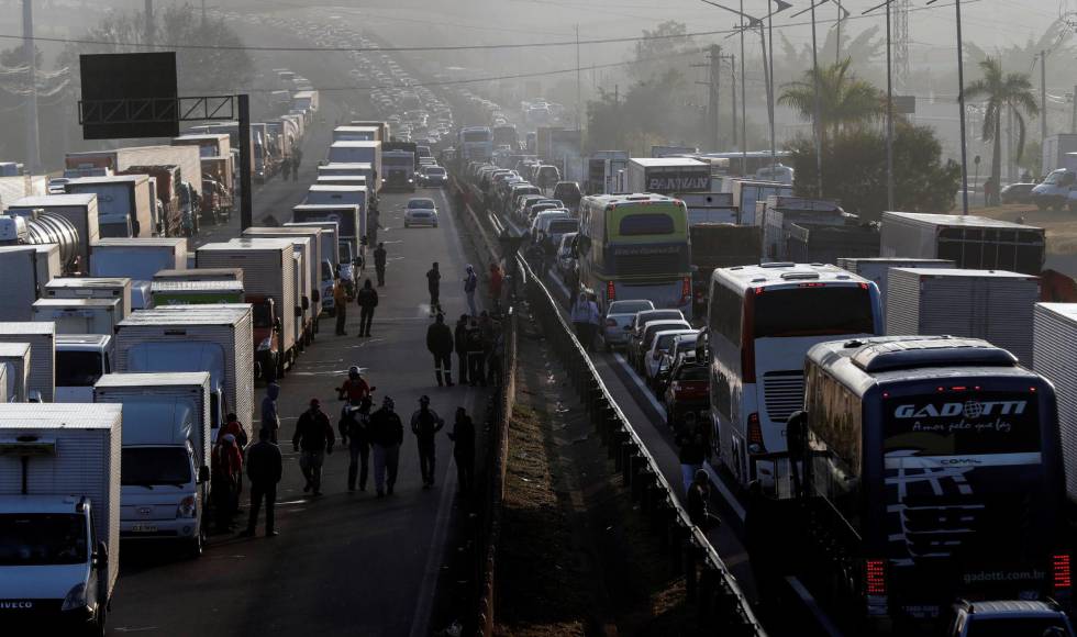 Governo propõe bancar redução de 10% do diesel por 30 dias para acabar com greve, diz deputado