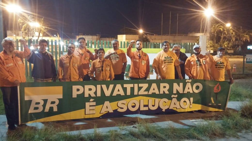 TST considera ilegal greve dos petroleiros e impõe multa de R$ 500 mil