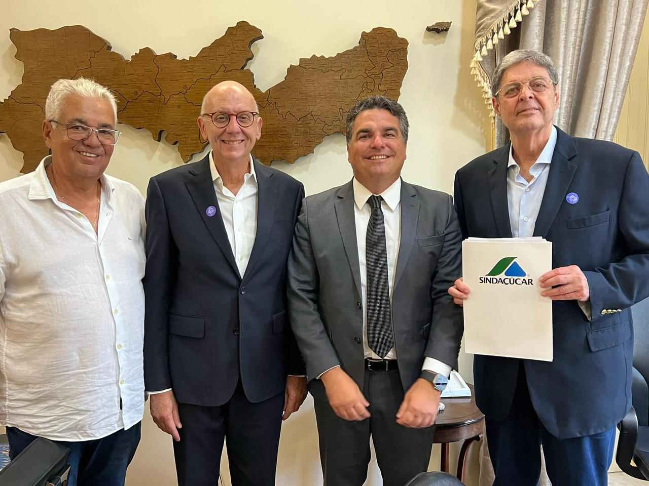 Sindaçúcar-PE leva iniciativa para estimular consumo de etanol ao governo de Pernambuco