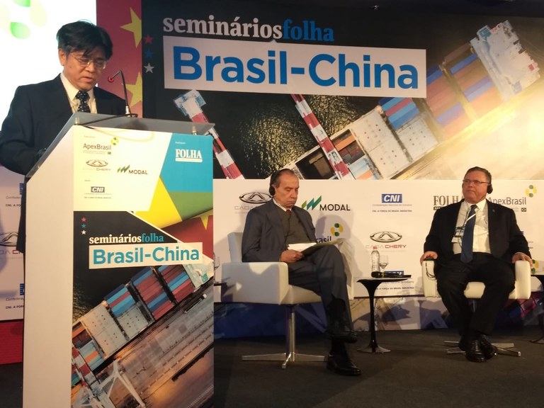 Maggi ouve de embaixador chinês que problema com açúcar e aves será resolvido