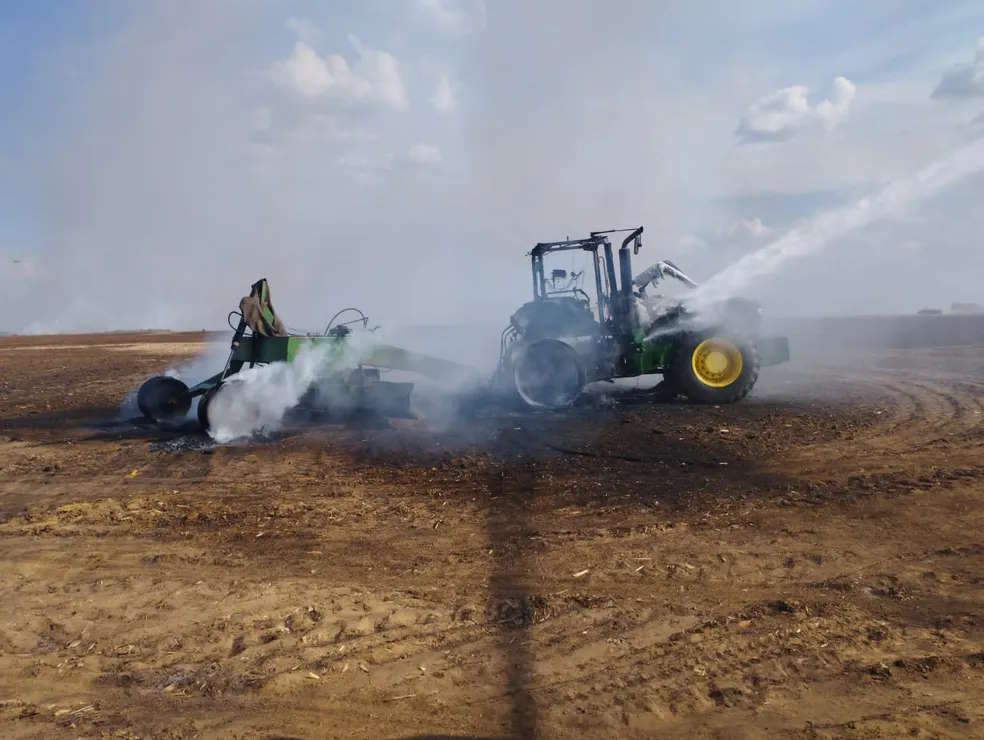 Incêndio atinge 600 hectares de palhada de milho e trator em fazenda de Mato Grosso