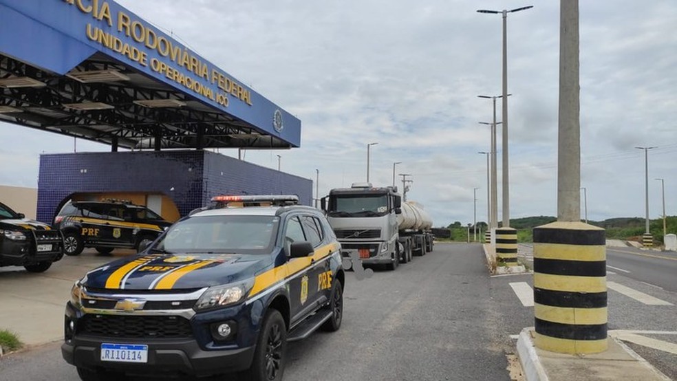 Esquema de sonegação de combustível é descoberto com apreensão de caminhão no CE