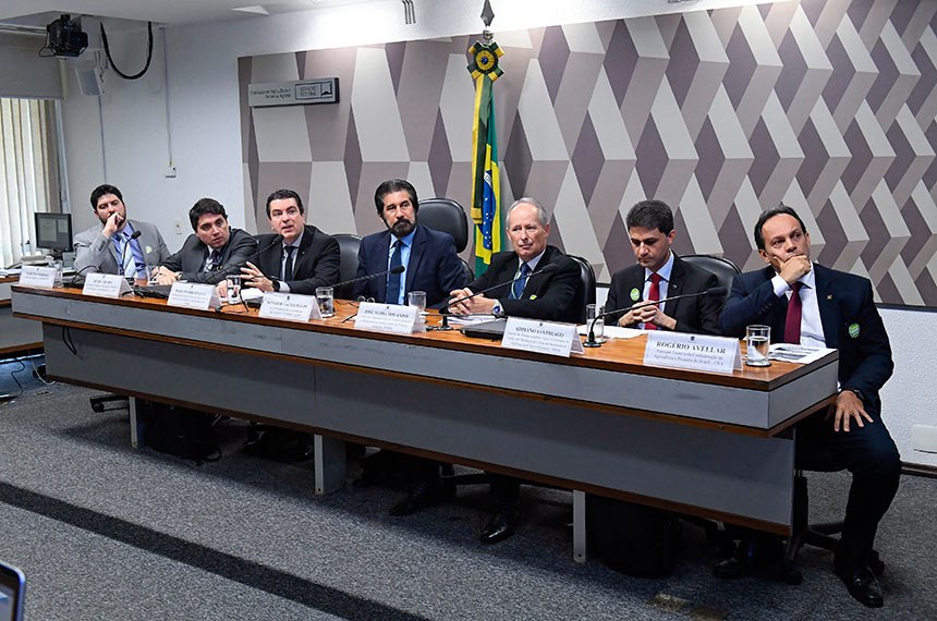Aumento da produção de etanol de milho deve baratear combustíveis, concluem senadores