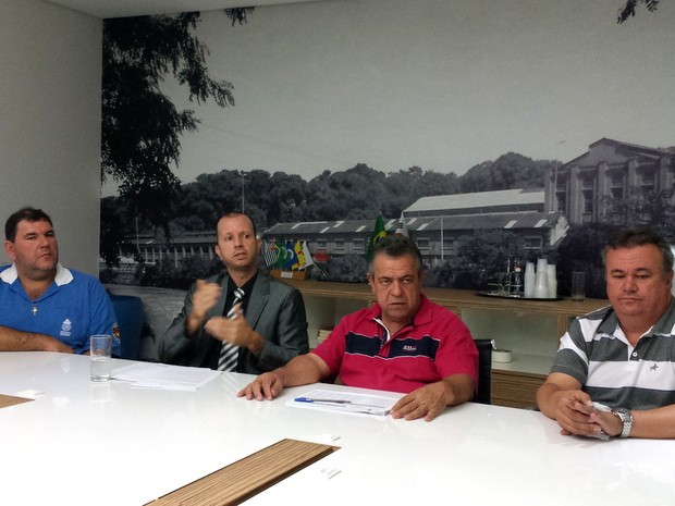 dedini-coletiva-081015