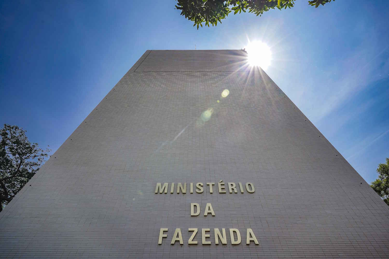 Fazenda prorroga subvenção à gasolina até 9 de setembro, quando caduca MP