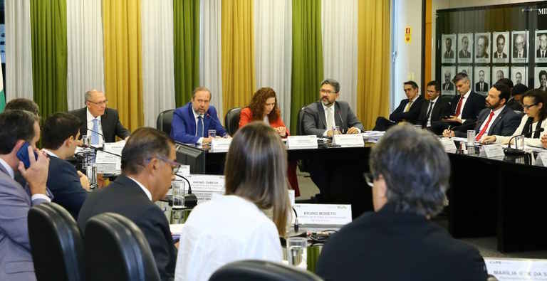 CNPE aprova resolução que integra programa Mover ao RenovaBio
