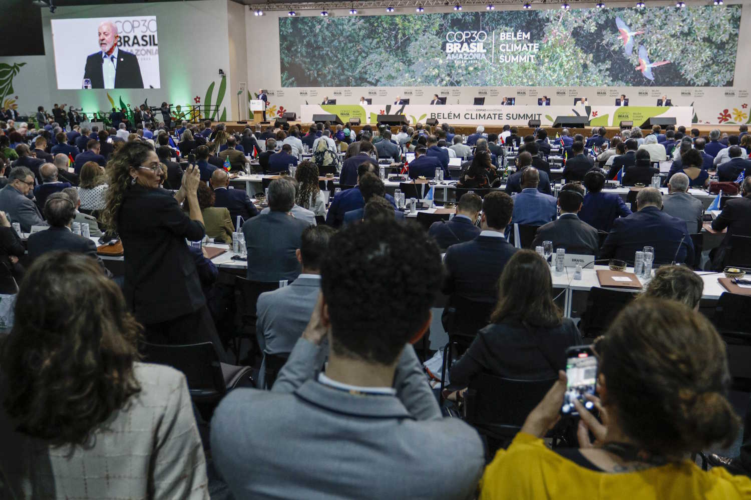 Movimento contra energias fósseis ganha força na COP30