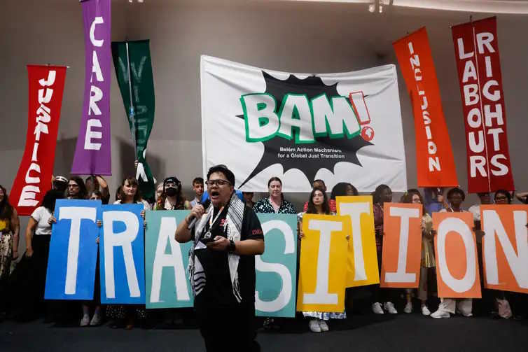 Ativistas protestam por transição justa e financiamento climático