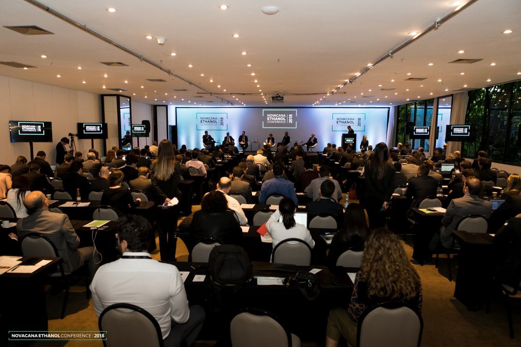 foto conferencia 101018c