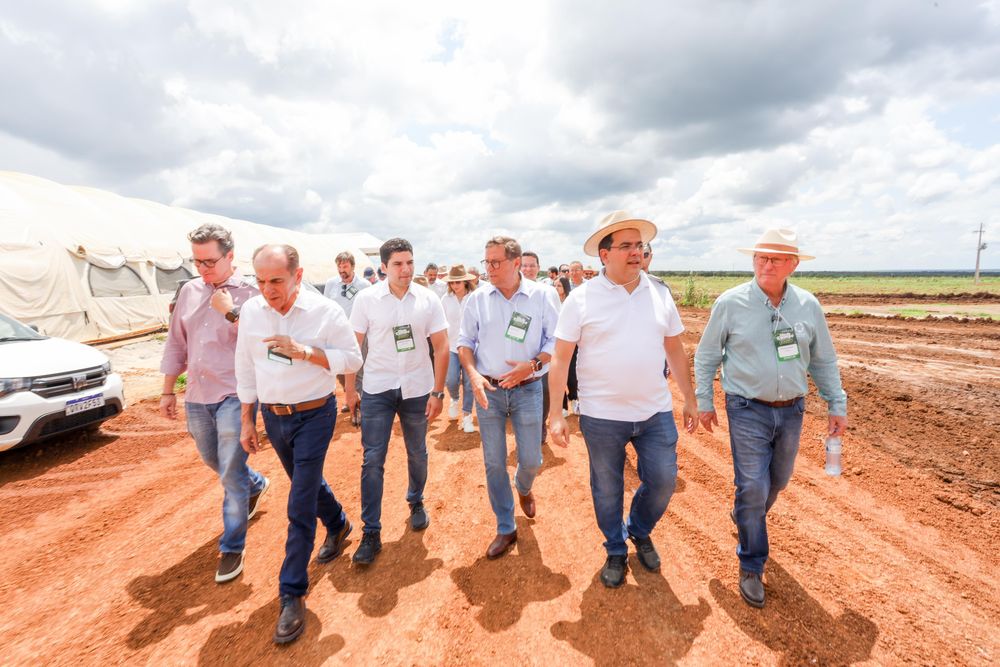 Governador do Piauí visita construção de usina de etanol de milho