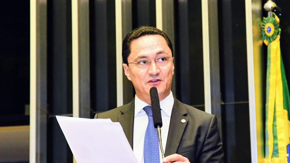 Deputado André Ferreira (PSC-PE) critica aumento na cota de importação do etanol