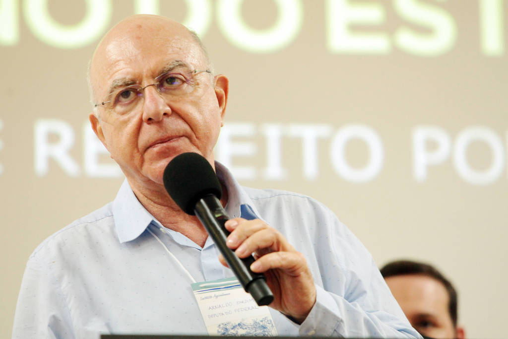 Deputados criticam decisão do governo de zerar imposto de importação de etanol
