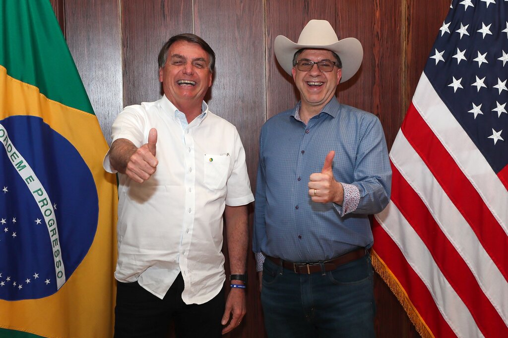 [Opinião] Bolsonaro faz campanha em Iowa, com dinheiro do Brasil