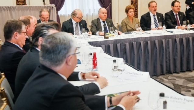 Executivos discutem com Dilma papel do etanol na agenda do clima