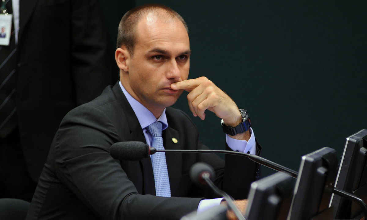 Eduardo Bolsonaro publica vídeo em defesa ao aumento na cota para importação de etanol [atualizado]