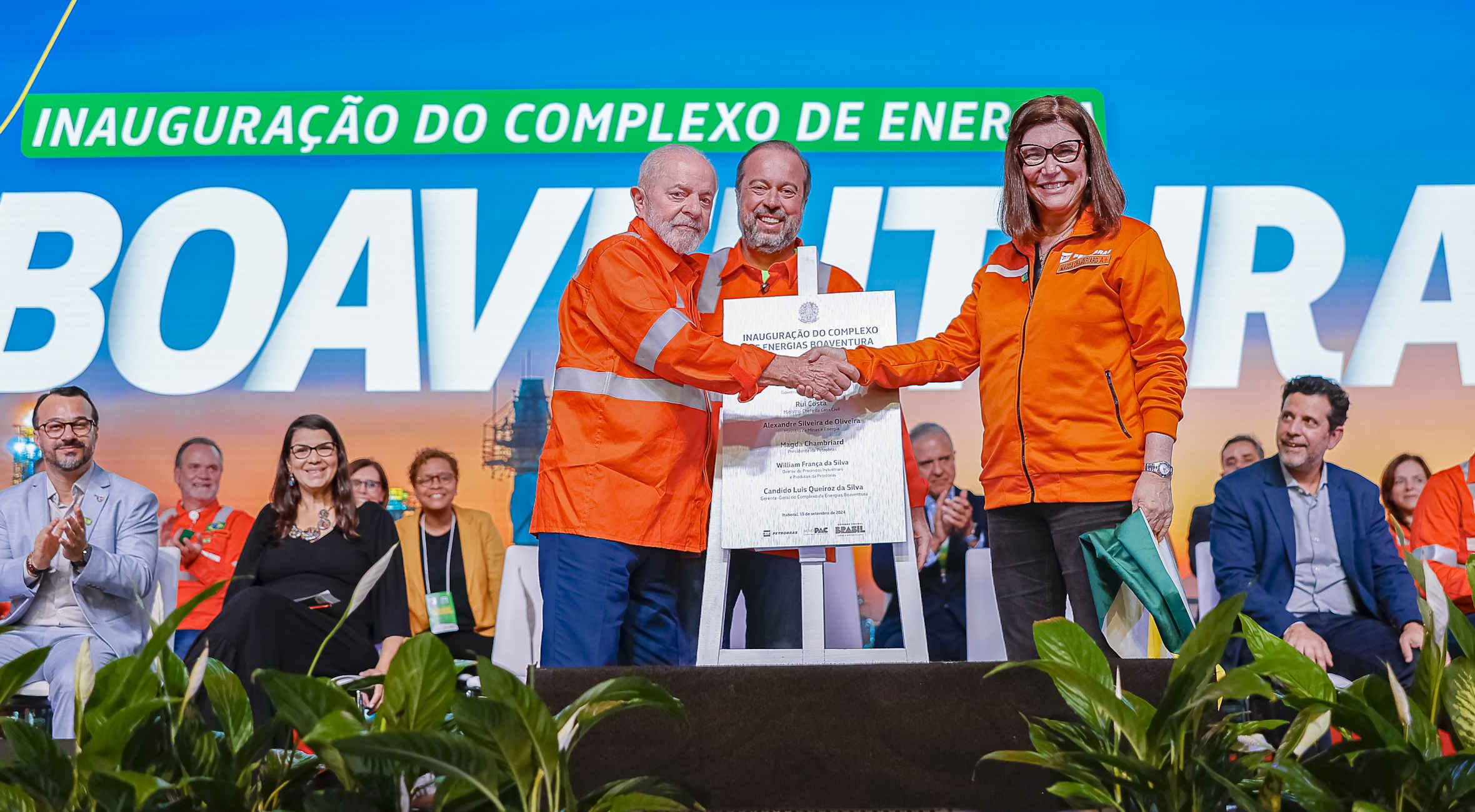 Parte do ganho da Petrobras tem de ser revertido em “benefício” ao povo, diz Lula