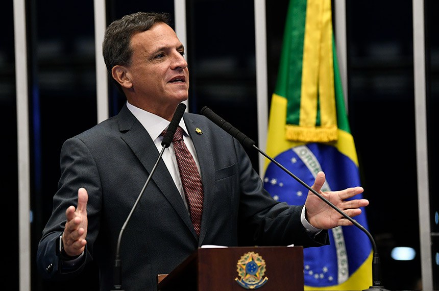 Senador critica proibição de venda de veículos movidos a gasolina e diesel em 2030