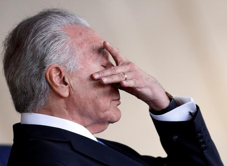 Governo estuda criar 'seguro' para reduzir preço de gasolina e gás ao consumidor