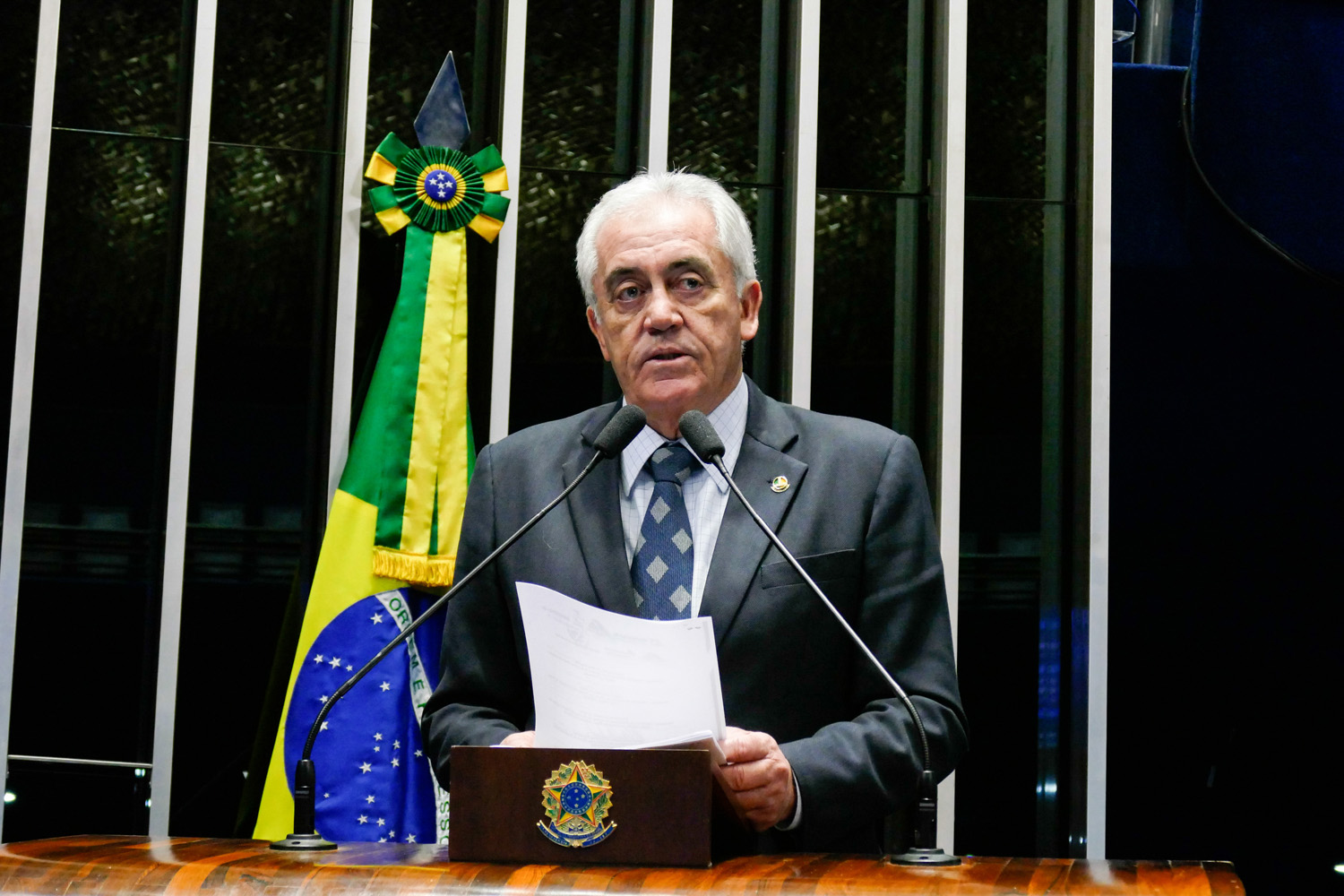 Para reduzir o preço dos combustíveis, Otto Alencar sugere que Bolsonaro zere a Cide