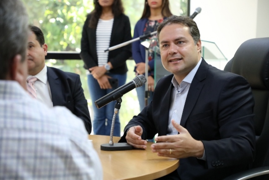 Governador de Alagoas assina decreto que desonera ICMS do melaço de cana
