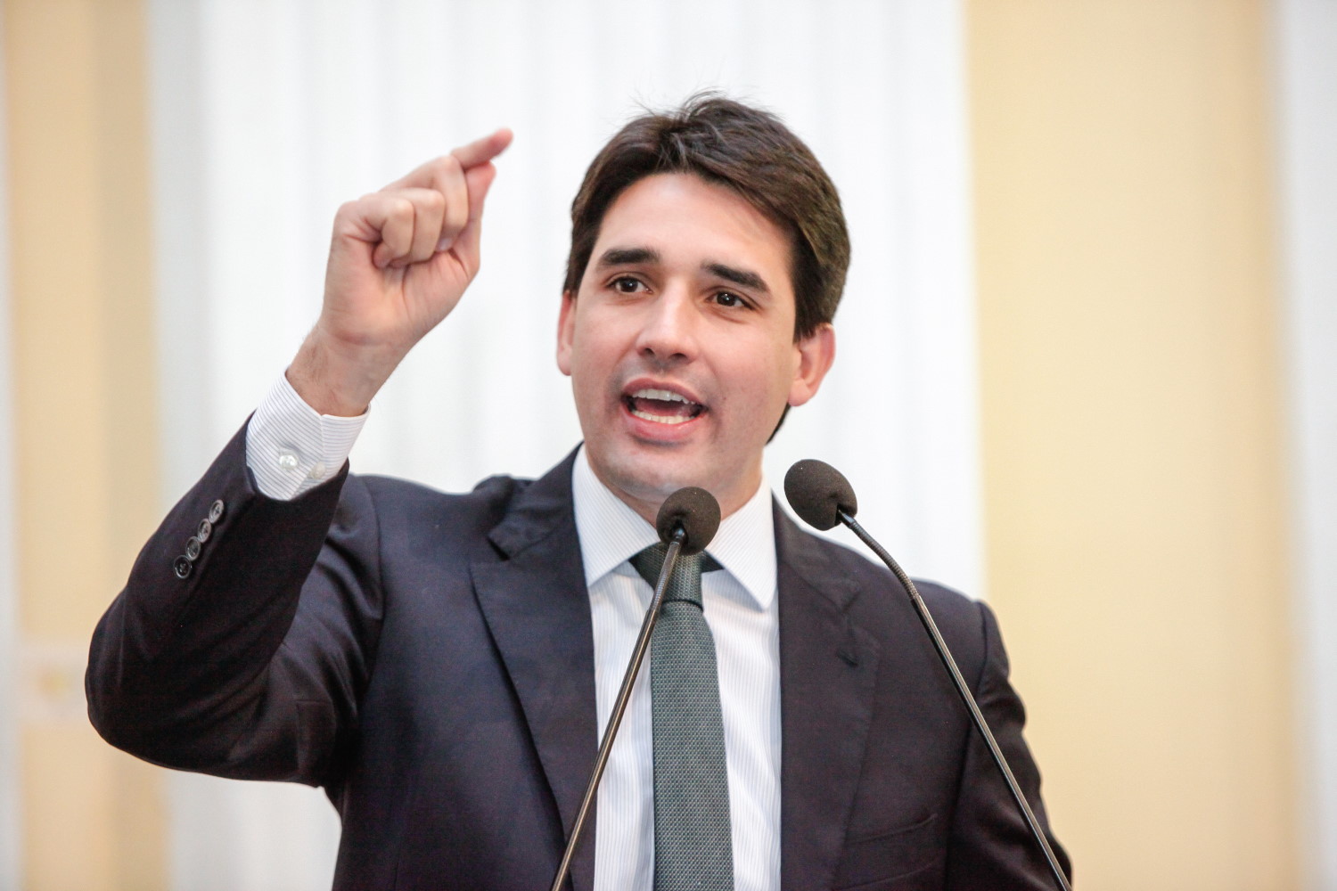 Deputado de Pernambuco critica elevação da cota para importação de etanol