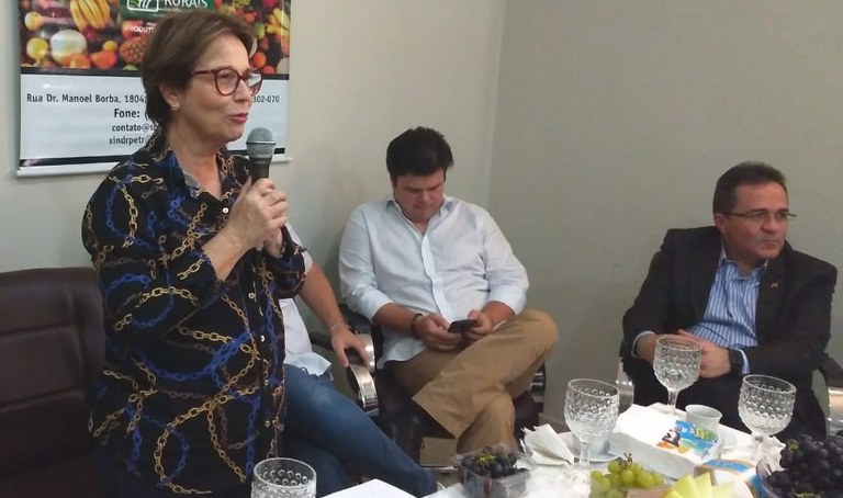 Em Pernambuco, ministra da agricultura trata sobre política de irrigação e usinas de cana
