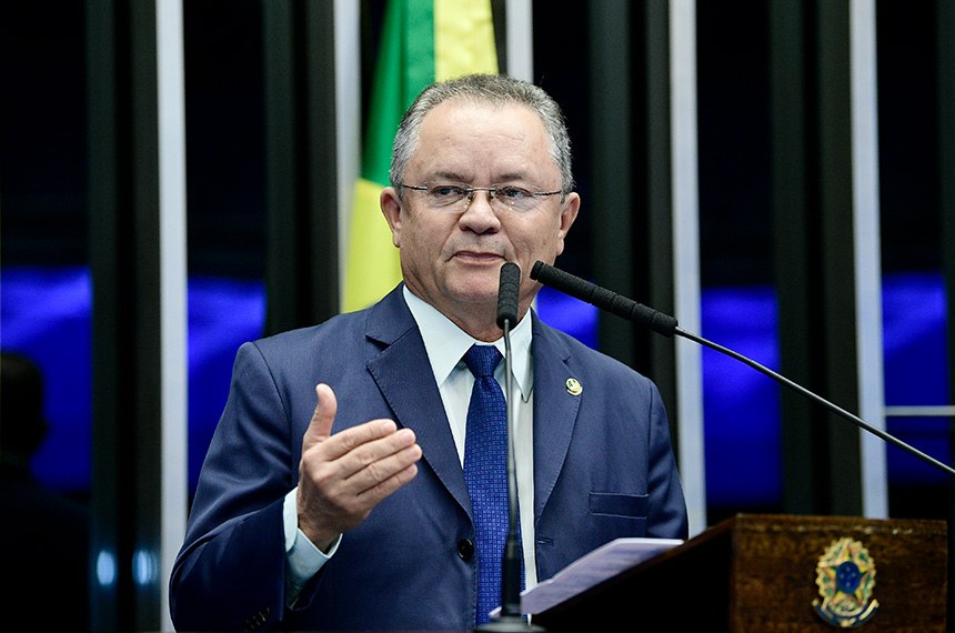 Senador do Pará propõe acabar com proibição da venda de carros a diesel