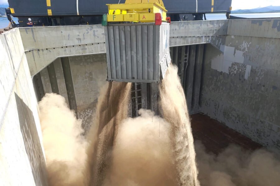Porto de Antonina faz exportação de 22 mil toneladas de pellets de cana à Inglaterra