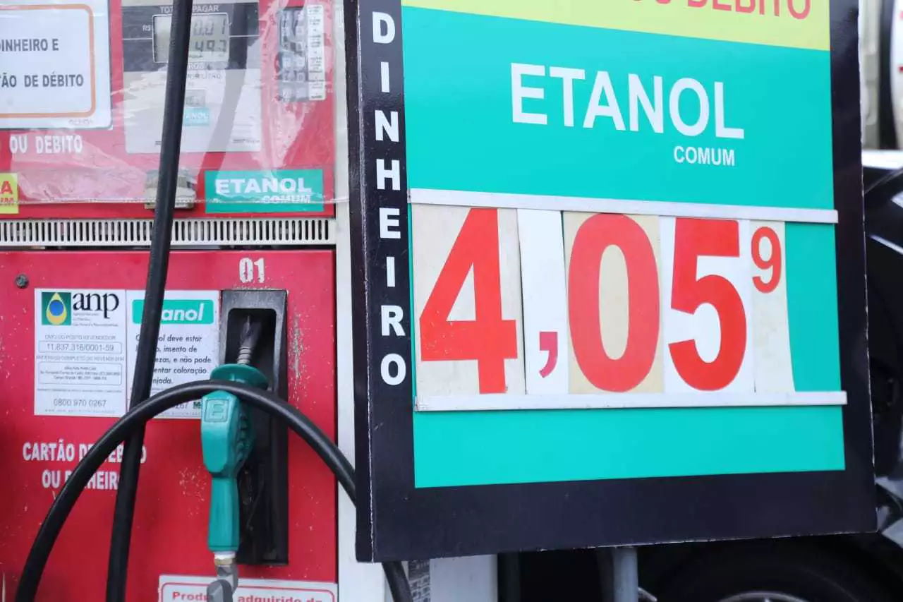 Gasolina cara incentiva venda de etanol em MS; renovável já falta em postos da capital