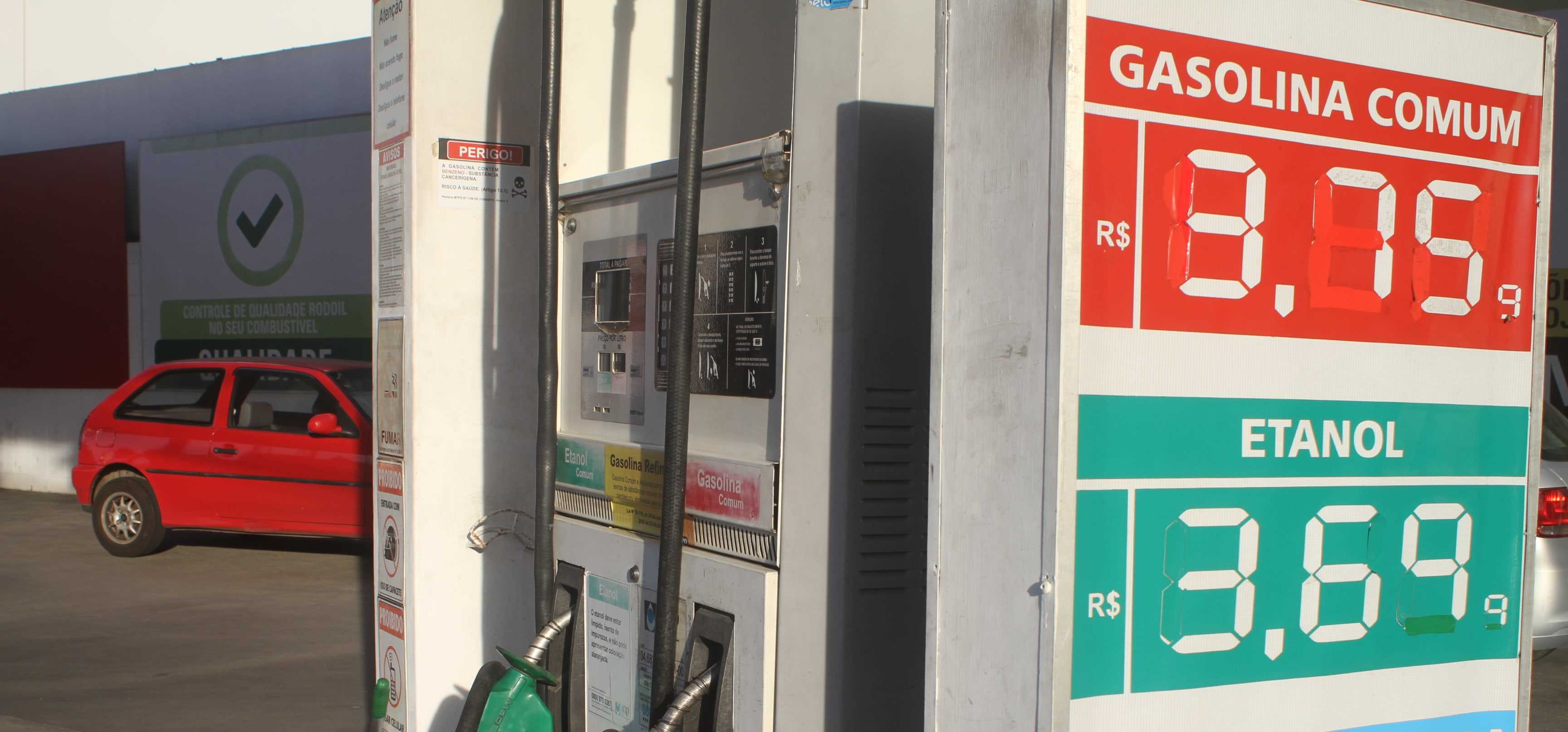 Divisão de mercado entre etanol e gasolina pode impulsionar carro elétrico no Brasil