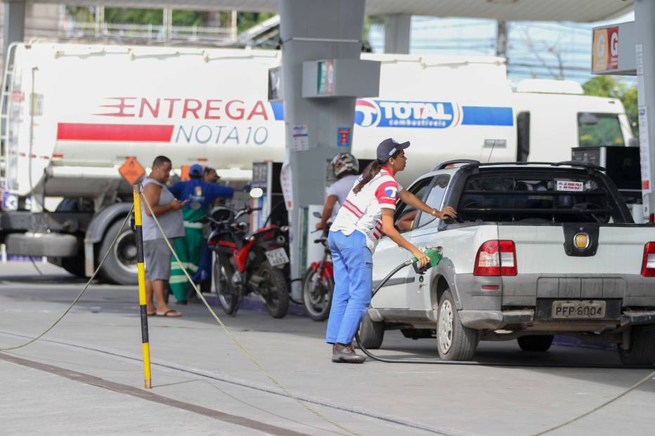Distribuidoras farão balanço da crise de combustível
