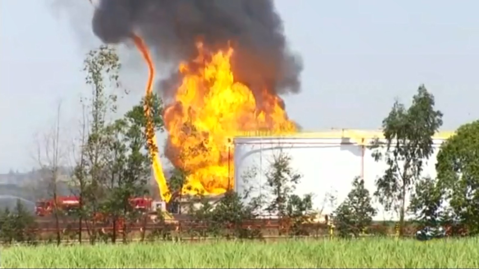 Explosão em tanque queimou 11 milhões de litros de etanol, diz Pedra Agroindustrial